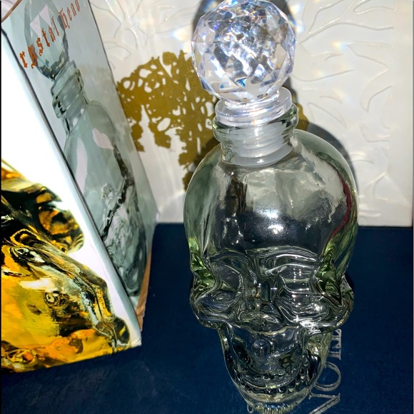 New In Box Crystal Head Vodka Empty Crystal Head Glass Decanter - Picture 2 of 16